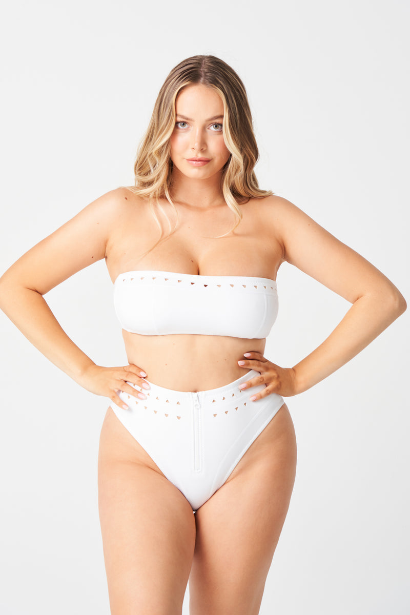 MCKENZIE XL BIKINI BOTTOM IN WHITE SCUBA WITH MCKENZIE TOP