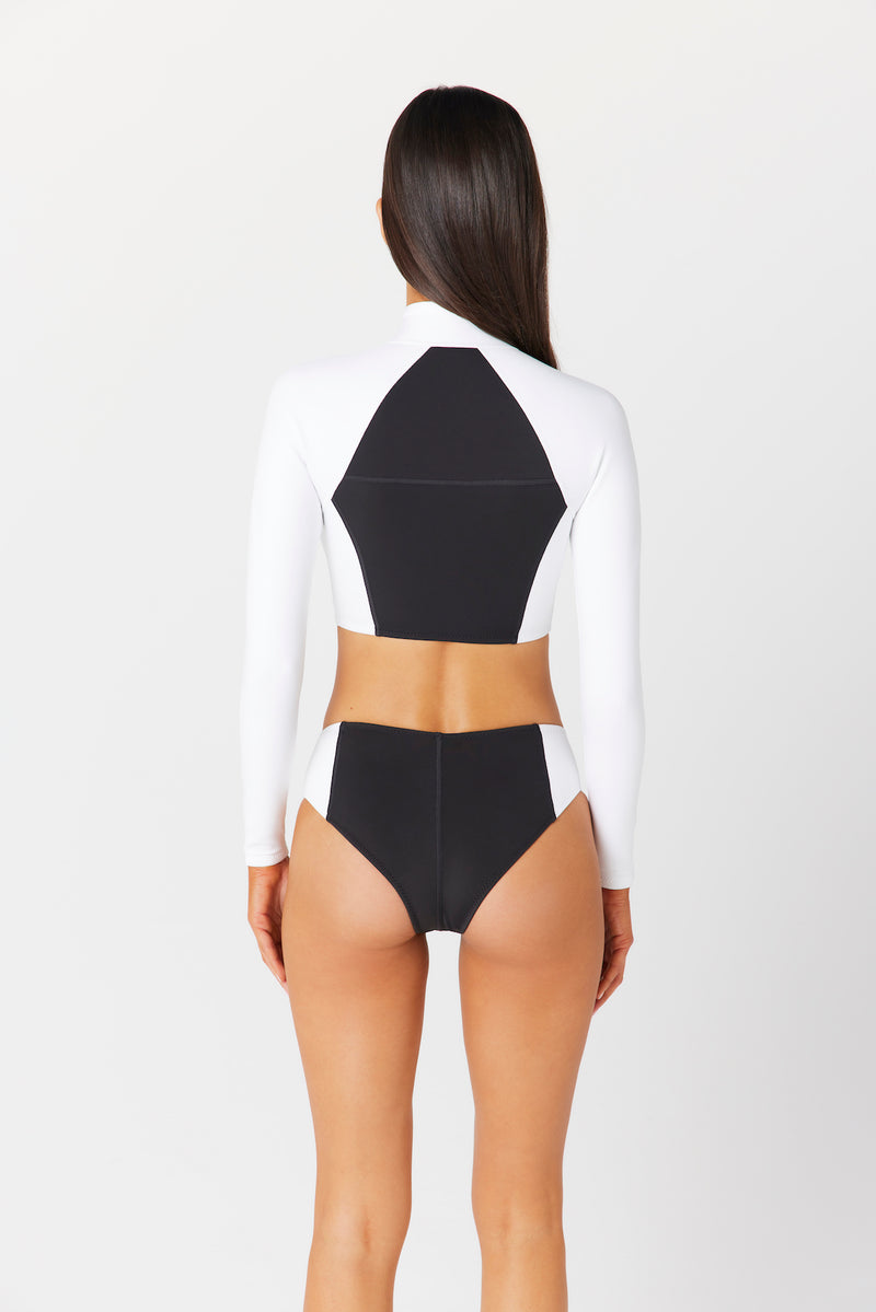 MISSY SURF JACKET IN BLACK AND WHITE